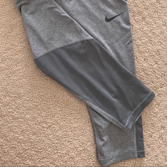 🚫SOLD on Mercari🚫 Nike Pro Capri’s - Picture 3 of 3